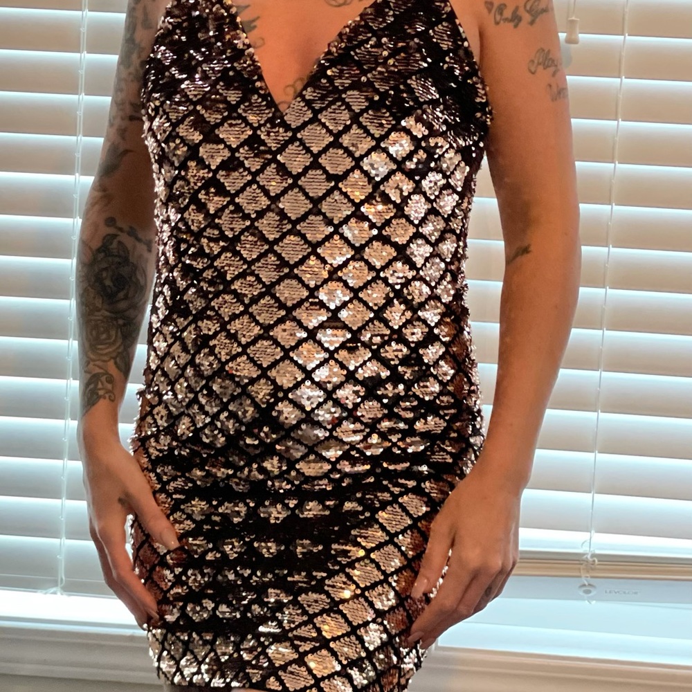Dress - Picture 2 of 2